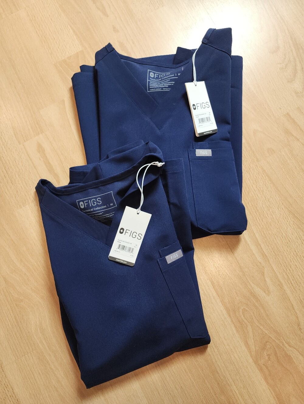 NWT Figs Leon Two-Pocket Scrub Top LOT OF 2 Men's Size Medium Navy Blue - Picture 10 of 14